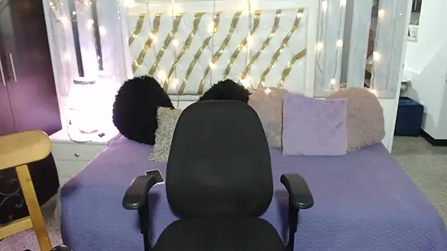 mijal queen online show from 03/14/25, 05:48