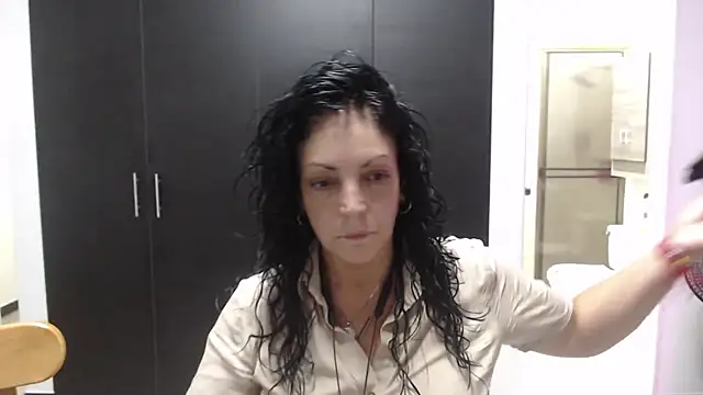 mijal queen online show from 09/16/25, 02:01