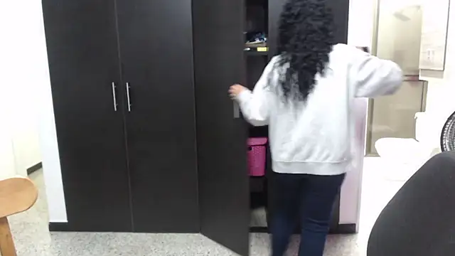 Snapshot of mijal_queen chatting on 09/19/25, 02:46 mijal queen online show from 09/19/25, 02:46