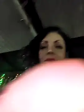 Snapshot of mijal_queen chatting on 10/19/25, 01:39 mijal queen online show from 10/19/25, 01:39