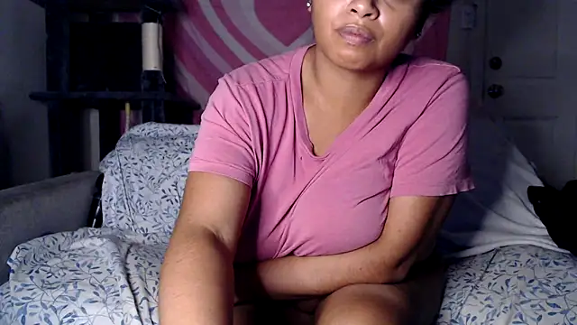 Snapshot of TasteeKitty chatting on 09/27/25, 06:07 TasteeKitty online show from 09/27/25, 06:07