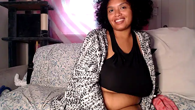 Snapshot of TasteeKitty chatting on 10/04/25, 07:23 TasteeKitty online show from 10/04/25, 07:23