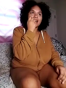 Snapshot of TasteeKitty chatting on 10/16/25, 08:10 TasteeKitty online show from 10/16/25, 08:10