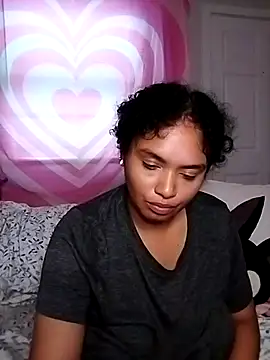 Snapshot of TasteeKitty chatting on 10/26/25, 08:04 TasteeKitty online show from 10/26/25, 08:04