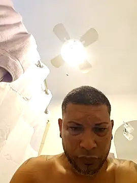 Snapshot of tropikboy chatting on 02/01/26, 12:37 tropikboy online show from 02/01/26, 12:37