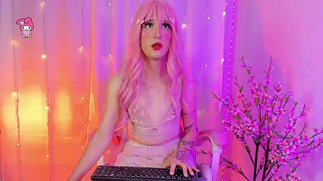 rosseblondee online show from 06/17/26, 07:48