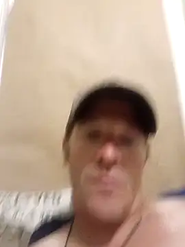 Snapshot of FUNINWV9 chatting on 10/18/25, 12:57 FUNINWV9 online show from 10/18/25, 12:57