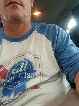 Snapshot of FUNINWV9 chatting on 10/25/25, 12:56 FUNINWV9 online show from 10/25/25, 12:56