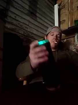 Snapshot of FUNINWV9 chatting on 12/03/25, 11:25 FUNINWV9 online show from 12/03/25, 11:25