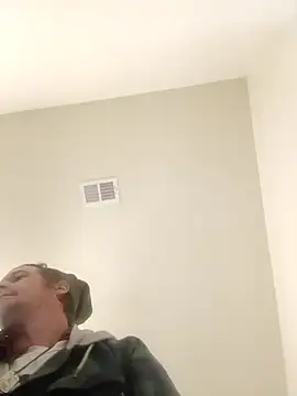 Snapshot of FUNINWV9 chatting on 12/16/25, 05:18 FUNINWV9 online show from 12/16/25, 05:18