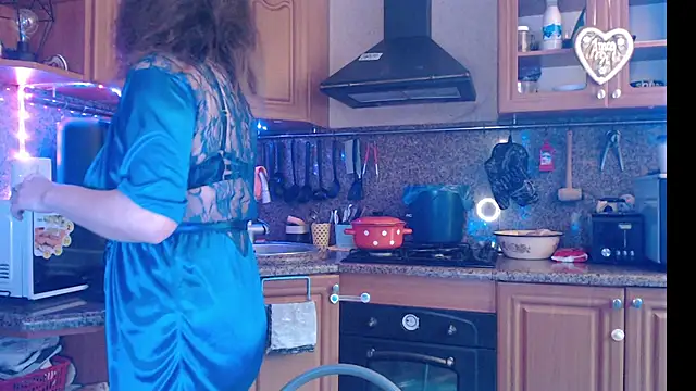 LizaCakes online show from 12/11/24, 09:30