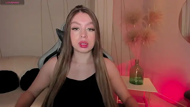 EllaClark online show from 12/29/24, 11:29