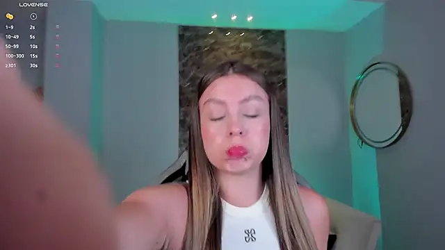 EllaClark online show from 01/14/25, 02:19