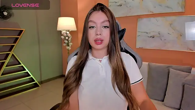 EllaClark online show from 02/05/25, 06:37