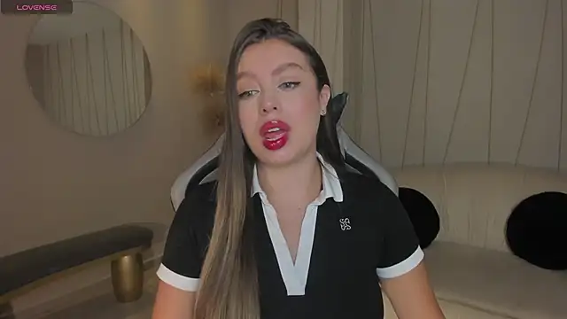 EllaClark online show from 03/06/25, 06:16