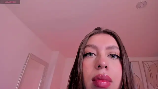 EllaClark online show from 09/11/25, 07:03