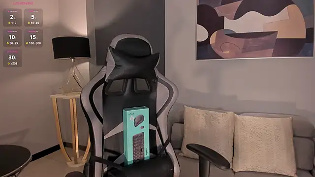 Snapshot of EllaClark chatting on 10/13/25, 05:57 EllaClark online show from 10/13/25, 05:57