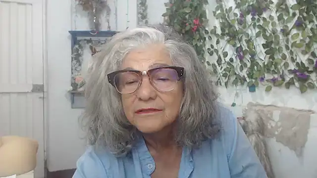 FunnyGrandma online show from 12/04/24, 02:31
