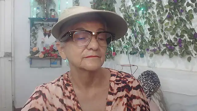 FunnyGrandma online show from 12/11/24, 01:47