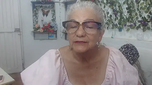 FunnyGrandma online show from 12/12/24, 01:32