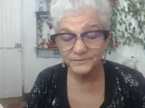 FunnyGrandma online show from 01/11/25, 03:13