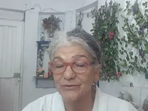 FunnyGrandma online show from 02/02/25, 03:54