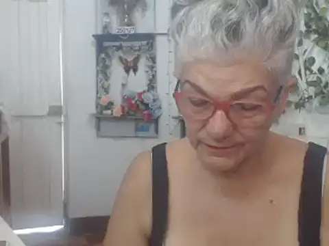 FunnyGrandma online show from 02/10/25, 05:09