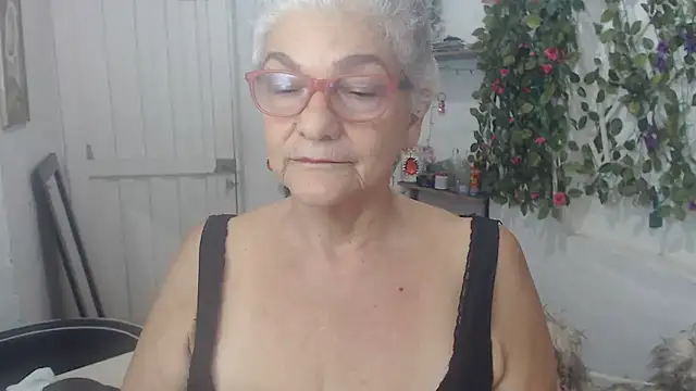 FunnyGrandma online show from 03/16/25, 04:41