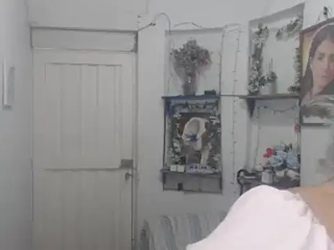 Snapshot of FunnyGrandma chatting on 09/14/25, 02:11 FunnyGrandma online show from 09/14/25, 02:11