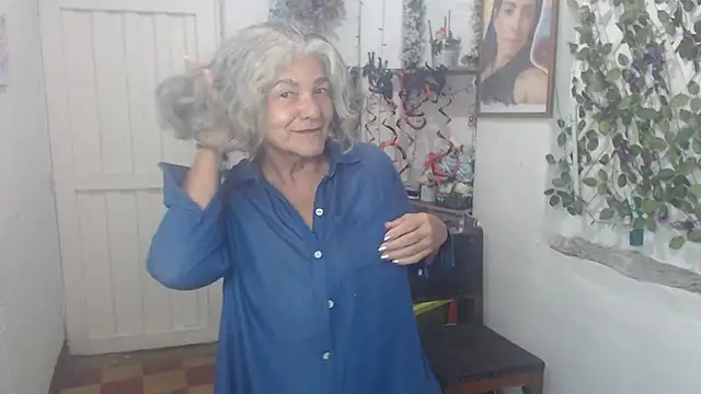 Snapshot of FunnyGrandma chatting on 10/24/25, 12:19 FunnyGrandma online show from 10/24/25, 12:19