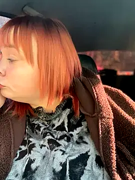 Snapshot of Model9798 chatting on 10/29/25, 06:37 Model9798 online show from 10/29/25, 06:37