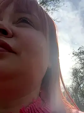 Snapshot of Model9798 chatting on 10/31/25, 09:43 Model9798 online show from 10/31/25, 09:43