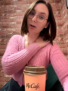 Snapshot of The_Snowwhitee chatting on 10/03/25, 07:11 The Snowwhitee online show from 10/03/25, 07:11