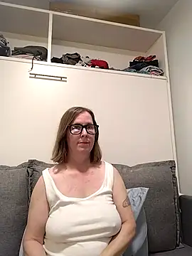 SweetandNaughty1 online show from 06/05/26, 03:57