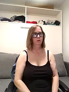 SweetandNaughty1 online show from 06/11/26, 04:10