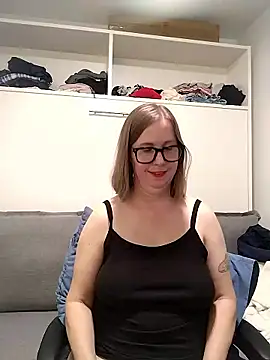 SweetandNaughty1 online show from 06/16/26, 04:15