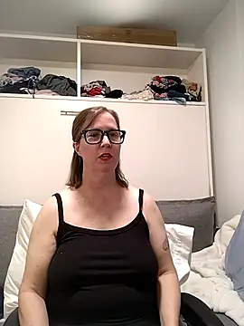 Snapshot of SweetandNaughty1 chatting on 07/07/26, 04:15 SweetandNaughty1 online show from 07/07/26, 04:15