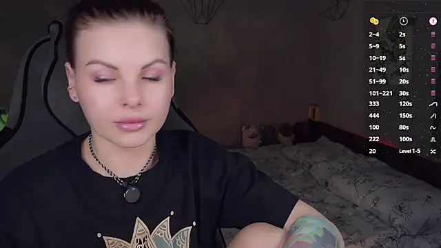 Snapshot of Your_Sweet_Lilu chatting on 03/24/26, 02:22 Your Sweet Lilu online show from 03/24/26, 02:22