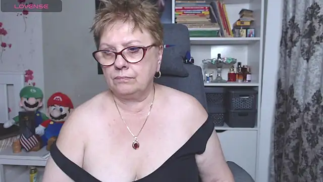 Mella4you online show from 10/26/25, 11:05