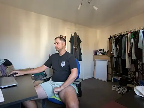 Snapshot of Kramer023 chatting on 09/22/25, 10:17 Kramer023 online show from 09/22/25, 10:17