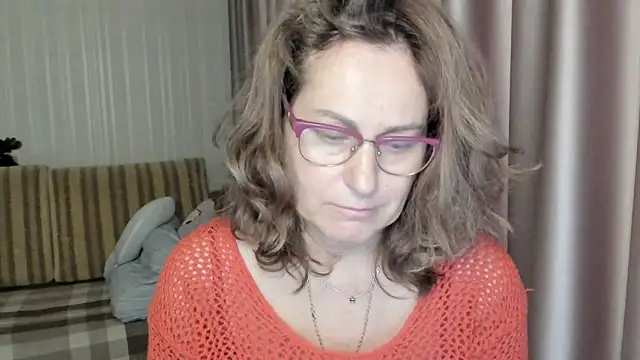 lauraoven online show from 12/16/24, 11:01