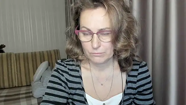 lauraoven online show from 12/17/24, 07:29