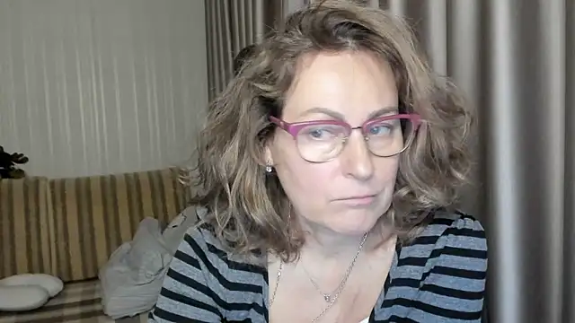 lauraoven online show from 12/17/24, 06:31