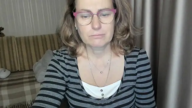 lauraoven online show from 12/18/24, 02:06