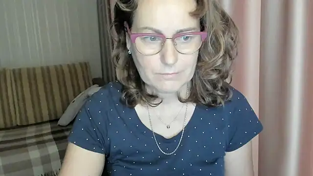 lauraoven online show from 12/21/24, 09:01