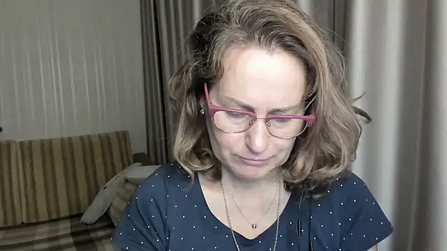 lauraoven online show from 12/21/24, 01:53