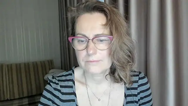 lauraoven online show from 12/23/24, 08:00