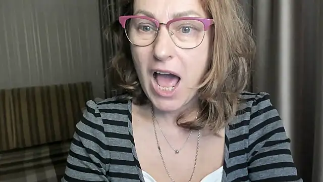 lauraoven online show from 12/24/24, 04:08