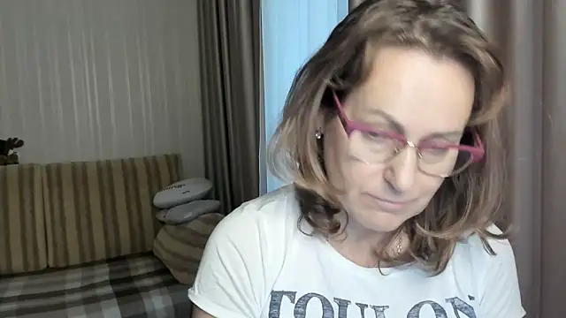 lauraoven online show from 12/27/24, 11:17