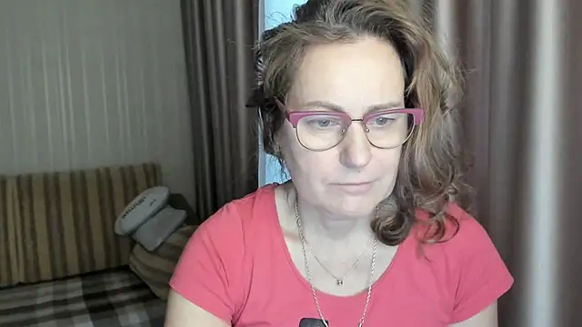 lauraoven online show from 01/12/25, 12:01